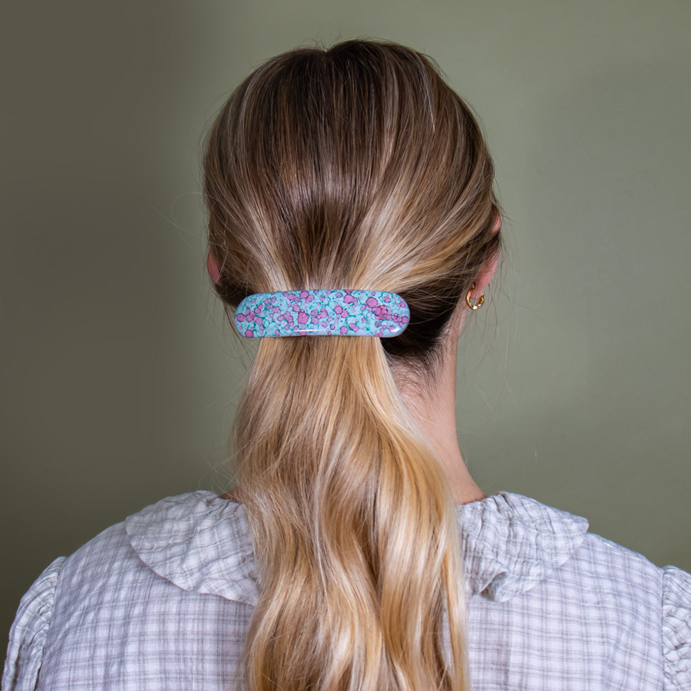 Barrette floral design with rubber band for extra grip in green and pink