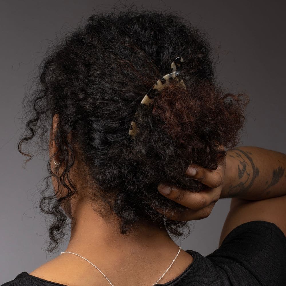 banana clip curly hair |White Tokio