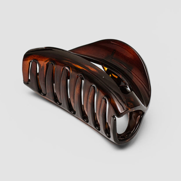 Medium D Shape Claw in Essentials at Tegen Accessories