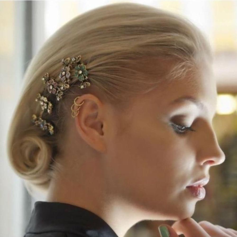 Mini Crystal Flower Hair Claw Clip Crystal in at Tegen Accessories
