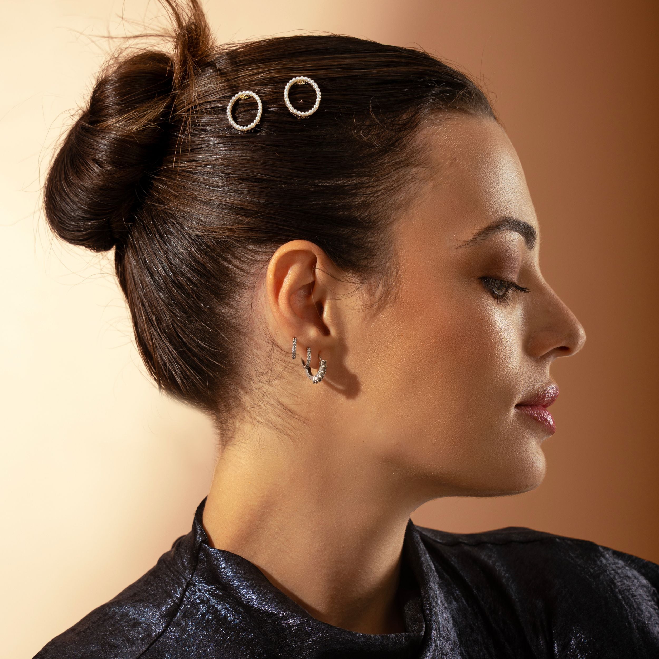 Mini Crystal Oval Hair Clip Crystal at Tegen Accessories | Pearl / Gold