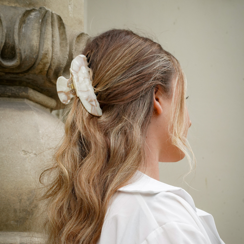 Oat Latte Large Hair Claw Clip Tegen Accessories