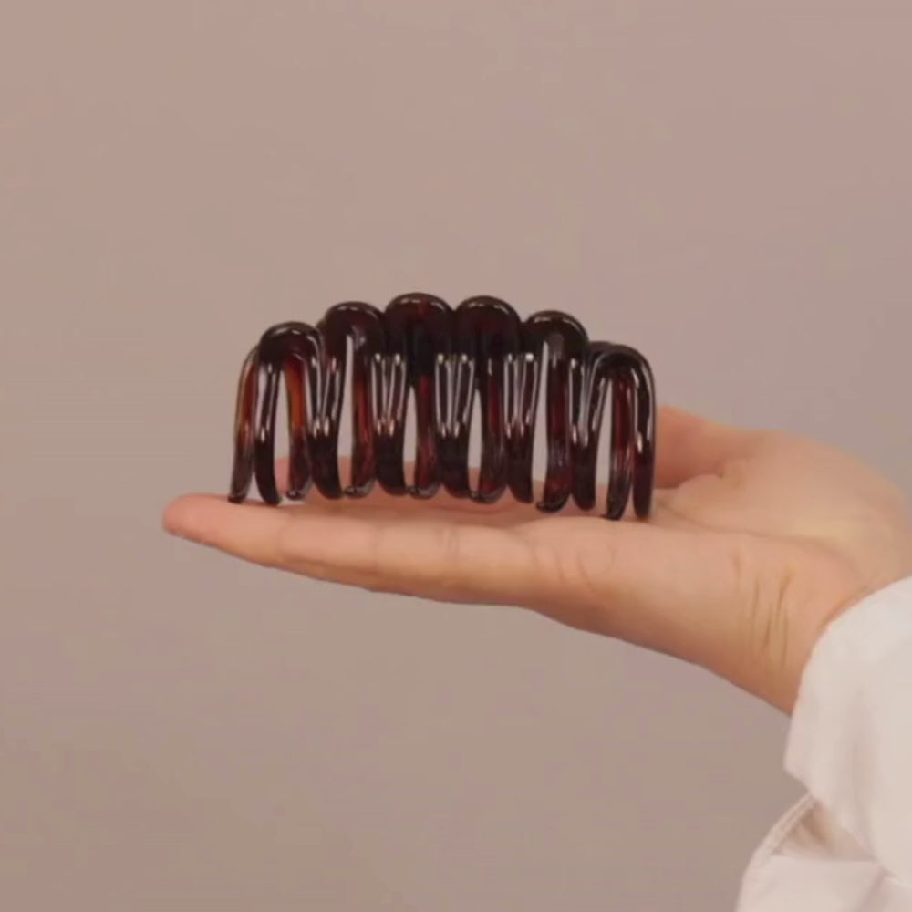 Large Jurassic Claw Clip Hair Tutorial at Tegen Accessories